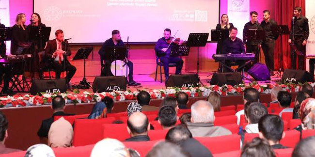 Bayburt’ta Öğretmen Korosu Tasavvuf Musikisi Konseri düzenlendi