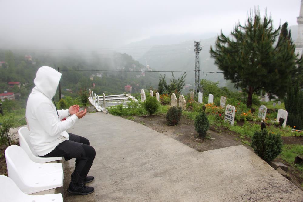 Burası Trabzon! Tribün Değil Mezarlık