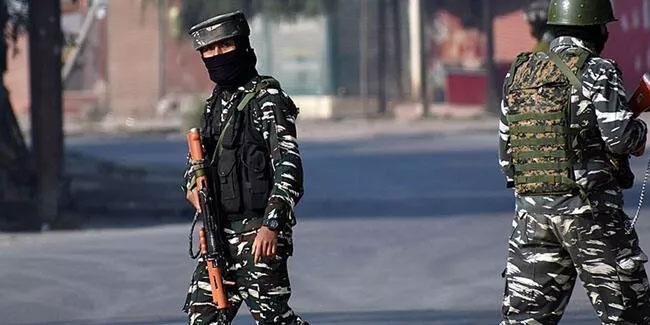 Keşmir'de çatışma: 4 direnişçi ve bir polis öldü