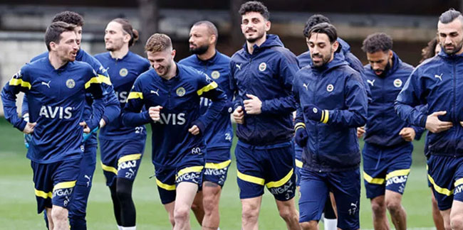 Fenerbahçe derbi öncesi taktik çalıştı