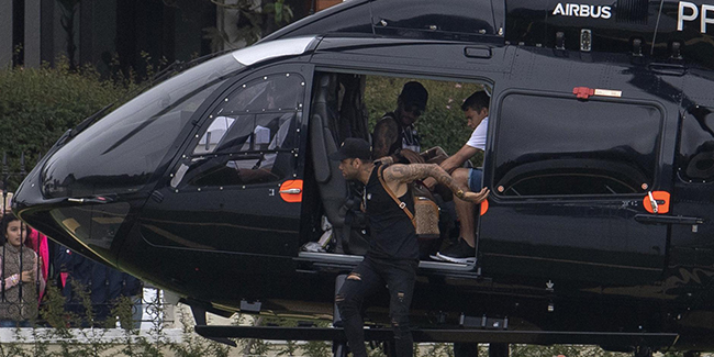 Neymar helikopterle idmana geldi