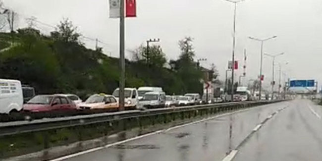 Trabzon Rize sınırında uzun araç kuyruğu!
