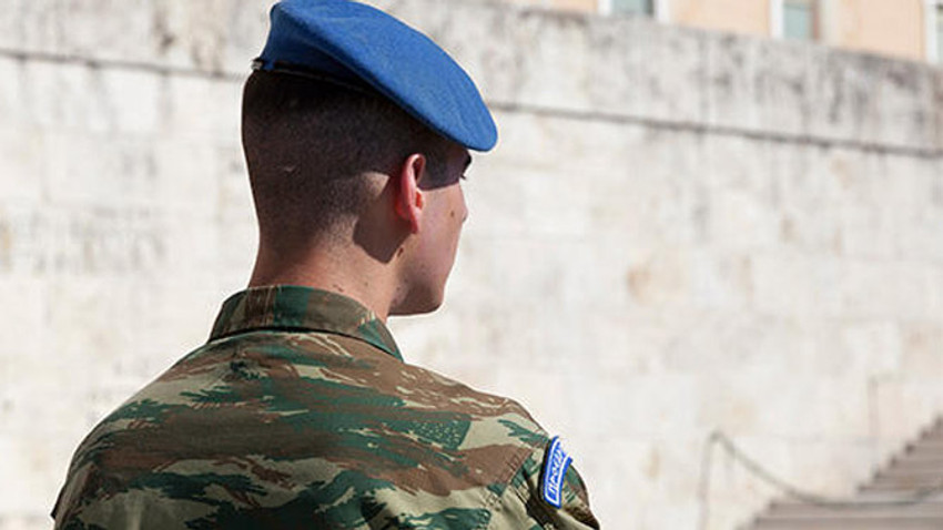 Yunanistan'da askerlik süresi 12 aya çıkartıldı