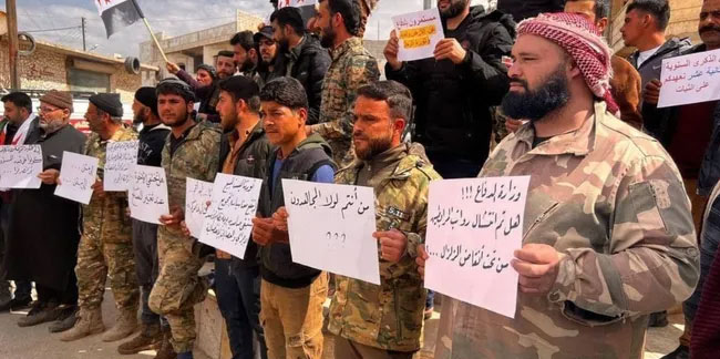 Suriye Milli Ordusu'nda maaş protestosu: Gösteri yaptılar
