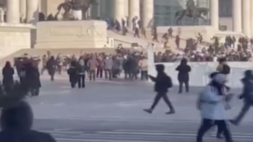 Moğolistan'da yolsuzluk protestoları başkenti karıştırdı!