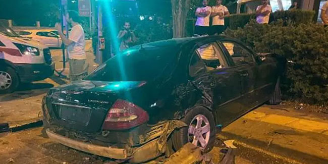 Ankara'da otomobil duvara çarptı: 5 yaralı