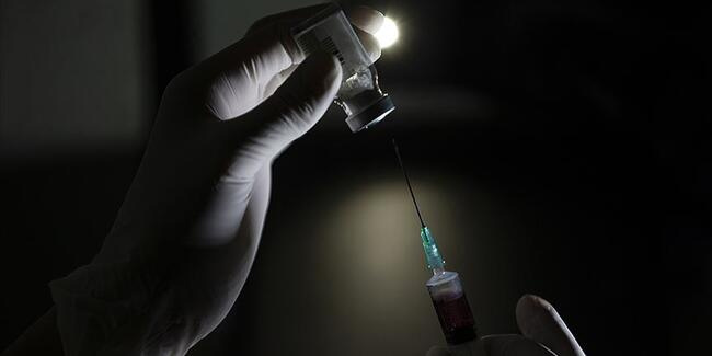 Hindistan iki koronavirüs aşısına acil kullanım onayı verdi