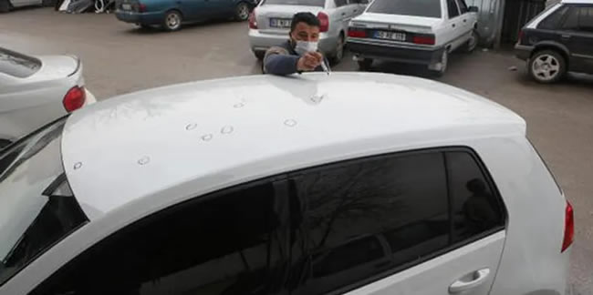 Tokat'ta, araçları doludan zarar görenler tamircilere akın etti