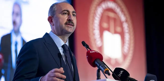Adalet Bakanı Gül: Bu makamlar gelip geçicidir