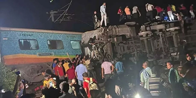 Hindistan'da feci kaza: Ölü sayısı 288'e çıktı