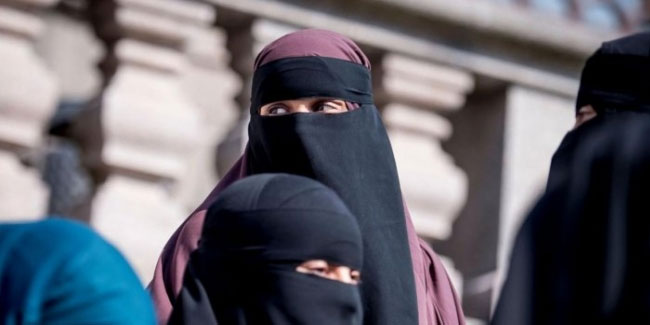'Burkayı savaş açanlar şimdi burka-şal öneriyor'