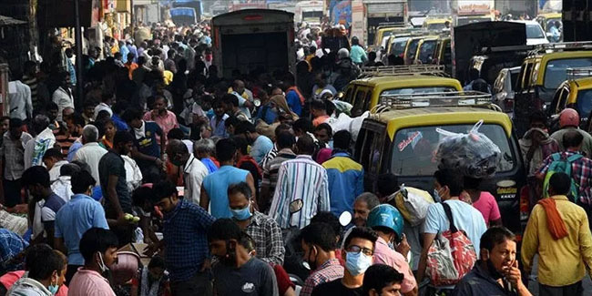 Hindistan'da her 4 dakikada 1 kişi trafik kazasında ölüyor