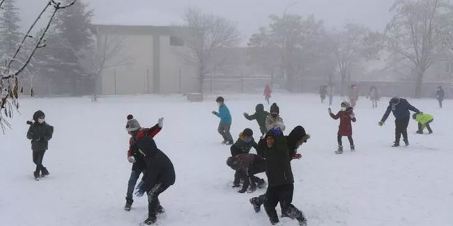 Bayburt'ta okullara kar tatili