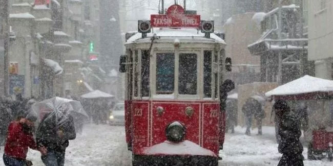 İstanbul Valisi Ali Yerlikaya'dan kuvvetli kar yağışı uyarısı