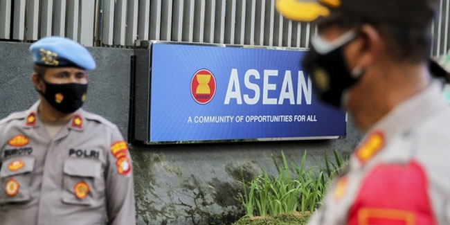 ASEAN liderleri Myanmar'daki krizi görüşecek