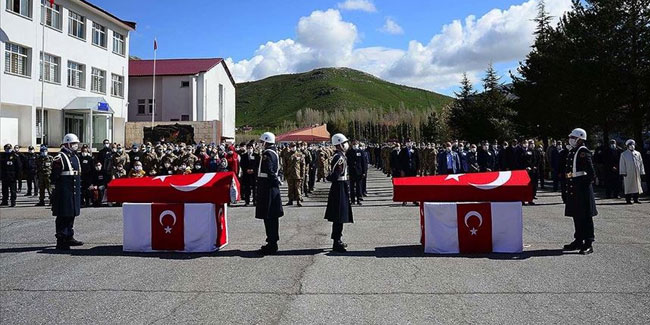 Bitlis şehitlerimiz için tören düzenlendi 