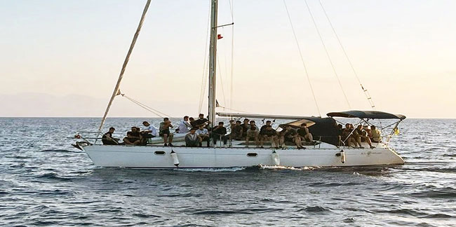 Muğla'da tekneyle İtalya'ya gitmeye çalışan 50 göçmen yakalandı!