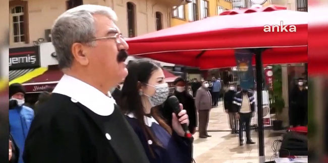İYİ Partili vekiller okul önlüğü giyip, Andımız'ı okudu