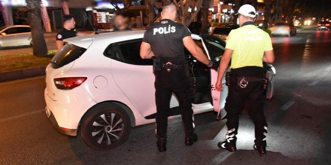 Antalya’da 70 ekip 143 polisle eş zamanlı şok uygulama
