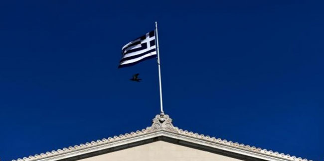 Yunanistan Meclisi'nden silahlanmaya onay