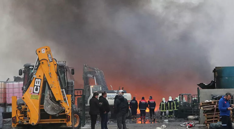 Denizli'de kimya fabrikasındaki yangın kontrol altına alındı