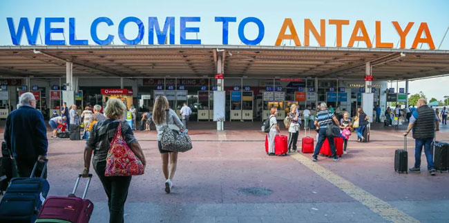 Antalya sezona hızlı başladı! Havada turist rekoru kırıldı