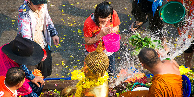 Tayland’da Phi Ta Khon Festivali başladı