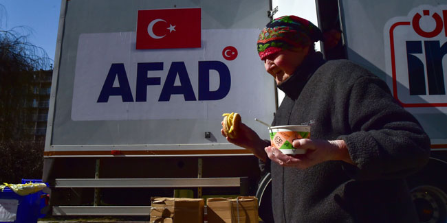 AFAD ekipleri Ukrayna'da yemek dağıtıyor