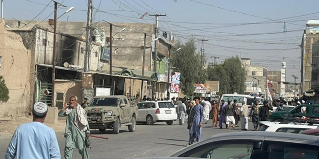 Afganistan'da camide patlama: Çok sayıda yaralı var