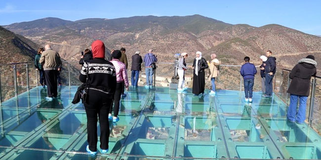 Torul Cam Seyir Terası yarım milyon ziyaretçi ağırladı