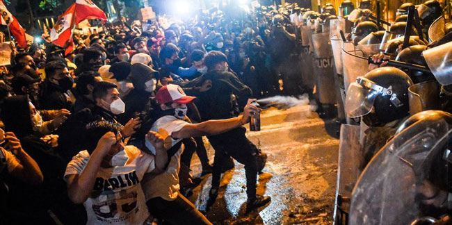 Peru'daki gösteriler şiddette dönüştü! Sokağa çıkma yasağı ilan edildi