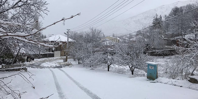 İzmir'deki Bozdağ'da kar sevinci