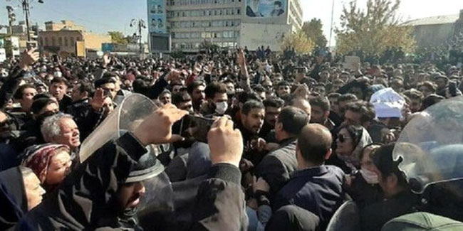 İran'da yaşayan binlerce Türk sokağa indi!