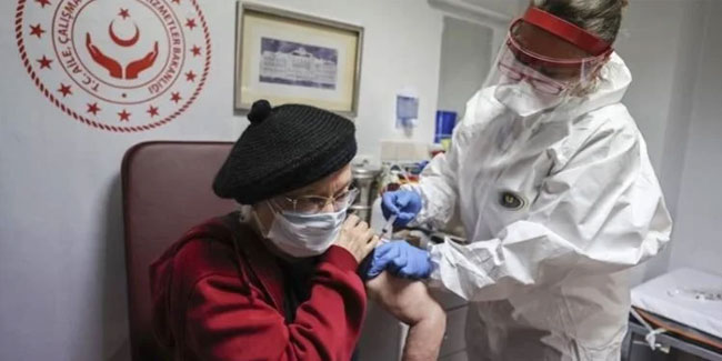 65 yaş üstü ve kronik hastalar için girip aşısı açıldı