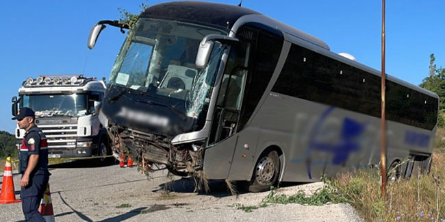 Bolu'da kontrolden çıkan yolcu otobüsü kaza yaparak durabildi! 14 yaralı