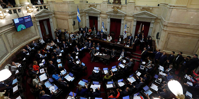 Arjantin’de milletvekilleri 180 gün maaş almayacak