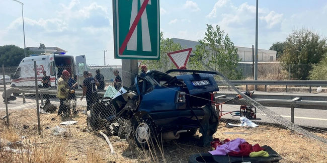 Bursa'da feci kaza! Yön levhası direğine çarpan otomobilin sürücüsü öldü!