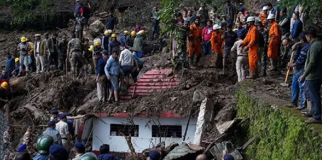 Hindistan'da heyelan felaketi: En az 50 kişi hayatını kaybetti