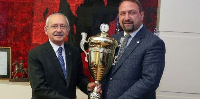 Erdoğan vermişti! Cumhurbaşkanlığı Kupası, Kılıçdaroğlu'na götürüldü