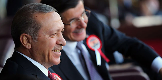 Erdoğan'ın eski yol arkadaşından yolsuzluk çıkışı! Yol burada ayrıldı