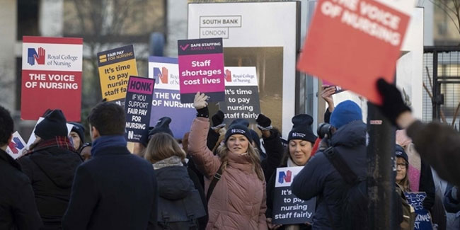 İngiltere'de hemşireler yeniden grev başlattı