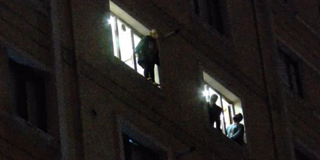 "Kimse benimle ilgilenmiyor" diyerek 5'inci kattan atlayan kadın, hava yastığı sayesinde kurtuldu