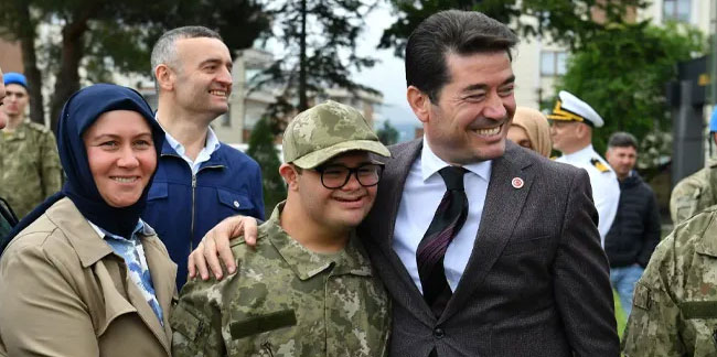 Başkan Kaya, engelli gençlerin askerlik sevincine ortak oldu