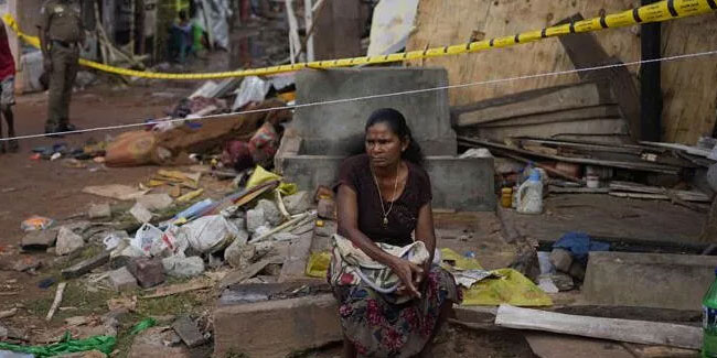Sri Lanka'nın başkentinde büyük yangın: 80 ev kül oldu