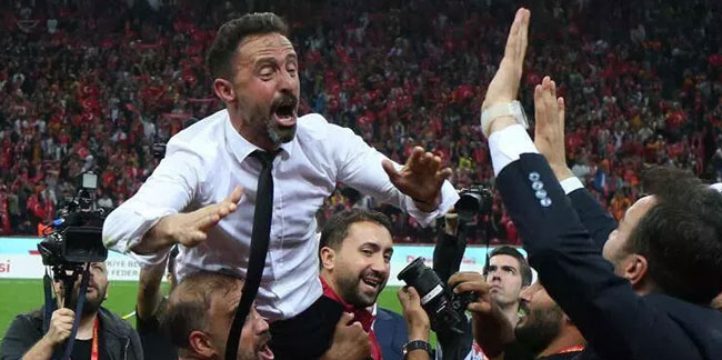 Ampute Milli Takımı Teknik Direktörü Osman Çakmak: 'Penaltıyı kaçırınca kupa sözü vermiştim'