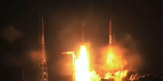 Hindistan uzaya 36 internet uydusu fırlattı
