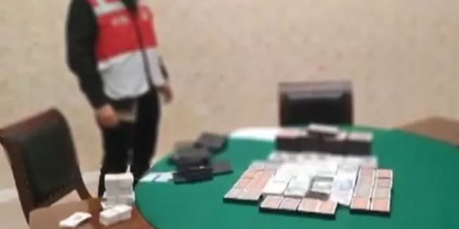 İş yerinde kumar oynayan 10 kişi yakalandı