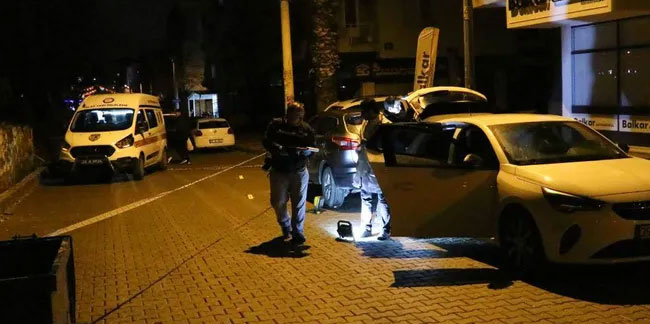 İzmir'de silahlı saldırıya uğrayan 17 yaşındaki genç öldü