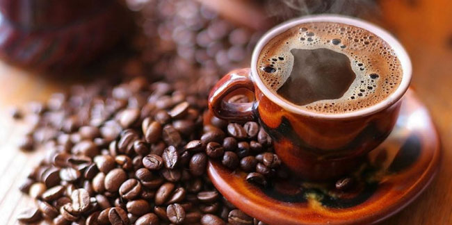 Kahve tüketenler daha fazla adım atıyor ancak daha az uyuyor