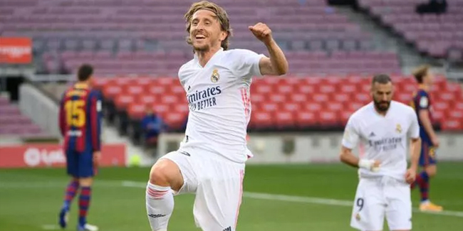 Real Madrid Luka Modric için sözleşme uzatıyor